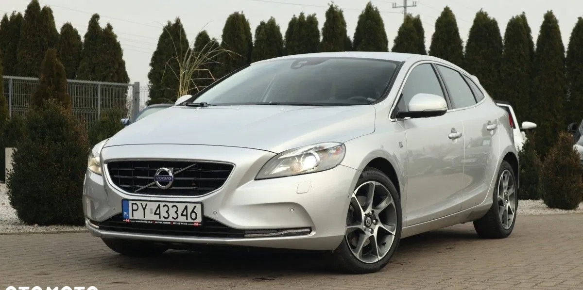 volvo Volvo V40 cena 55900 przebieg: 154000, rok produkcji 2016 z Słupca